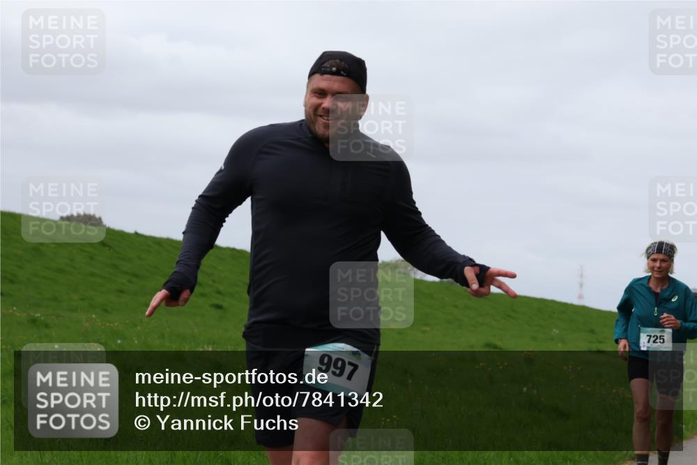 04.05.2025 - 8. Wedeler Halbmarathon Yannick Fuchs http://msf.ph/oto/7841342 04.05.2025 11:49:03 Laufen 997, 725 meine-sportfotos.de