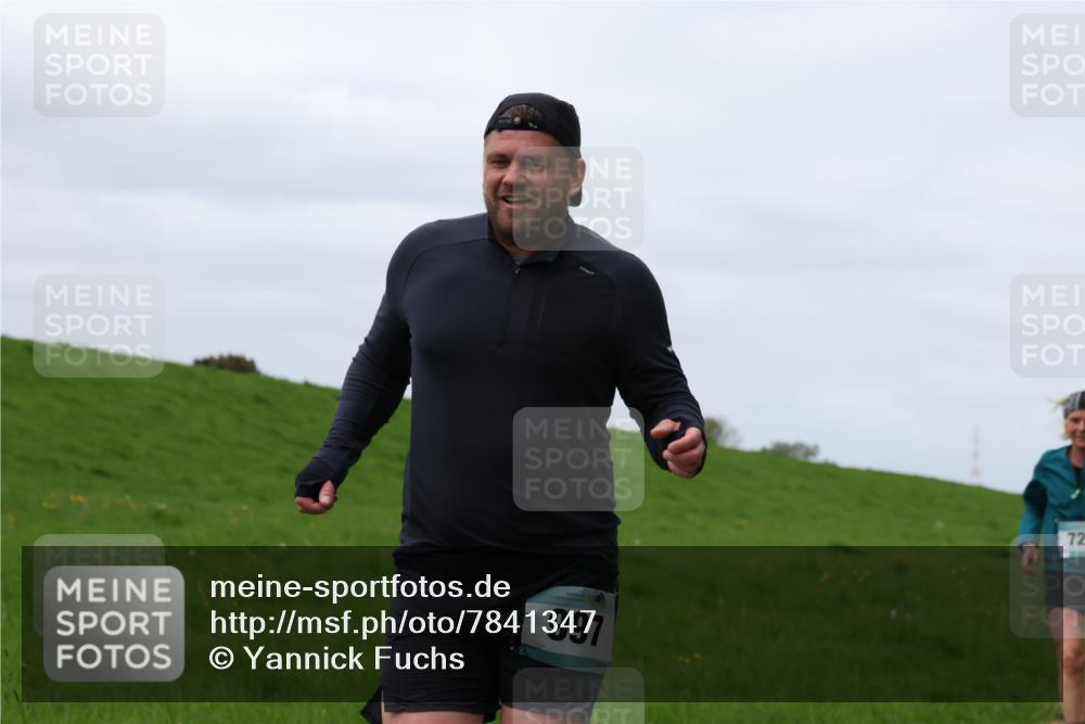 04.05.2025 - 8. Wedeler Halbmarathon Yannick Fuchs http://msf.ph/oto/7841347 04.05.2025 11:49:03 Laufen 997, 72 meine-sportfotos.de