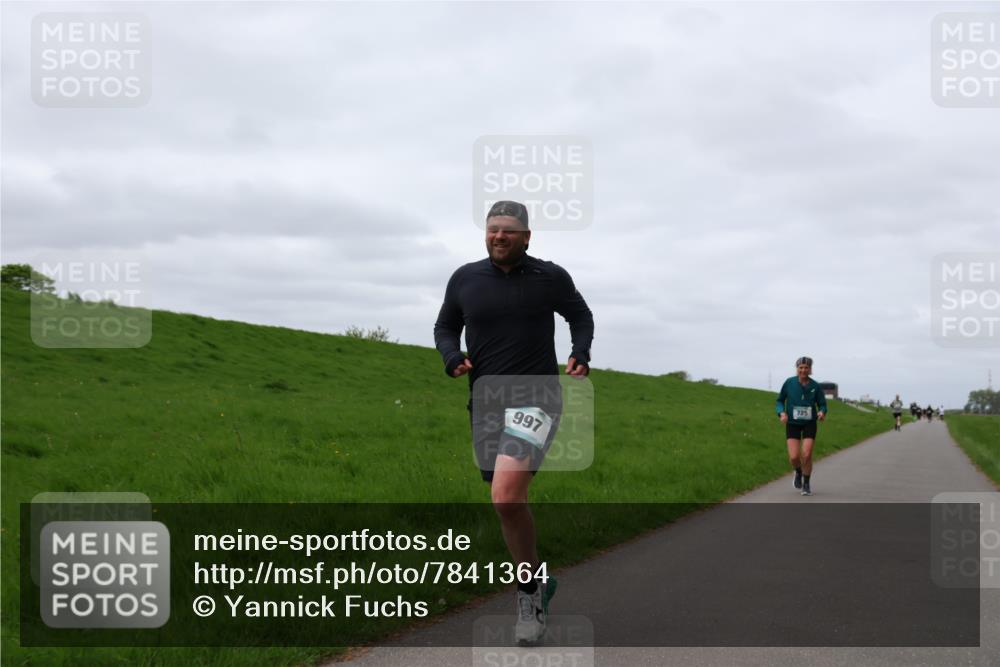04.05.2025 - 8. Wedeler Halbmarathon Yannick Fuchs http://msf.ph/oto/7841364 04.05.2025 11:49:04 Laufen 997 meine-sportfotos.de