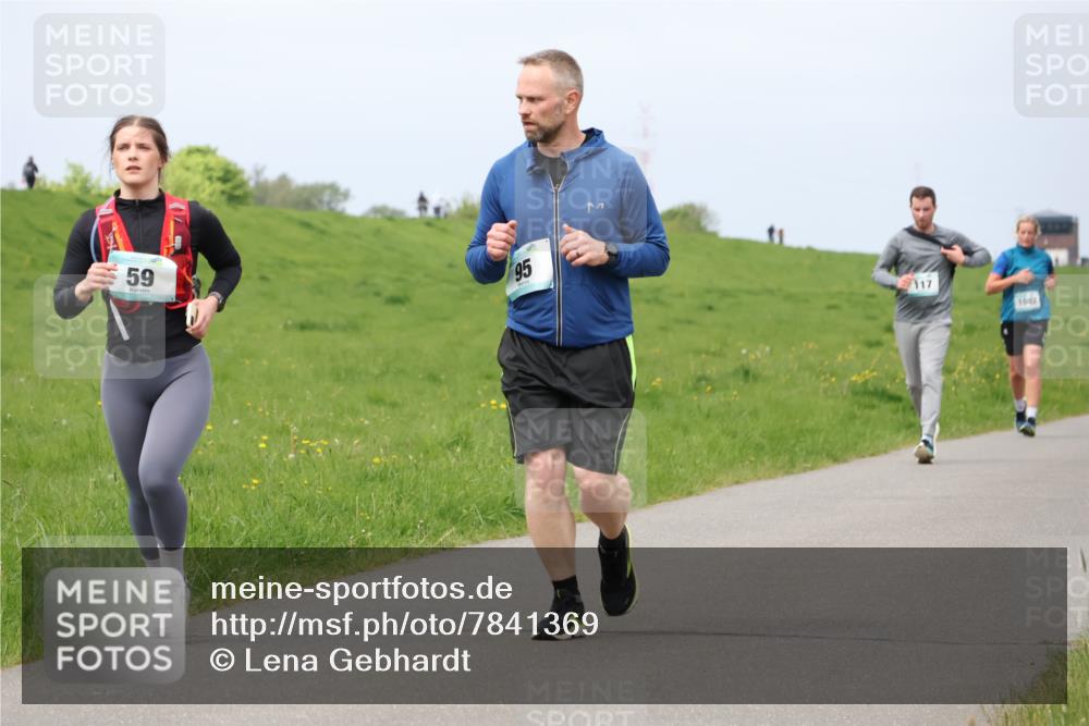 04.05.2025 - 8. Wedeler Halbmarathon Lena Gebhardt http://msf.ph/oto/7841369 04.05.2025 11:55:12 Laufen 59, 95, 117, 1082 meine-sportfotos.de
