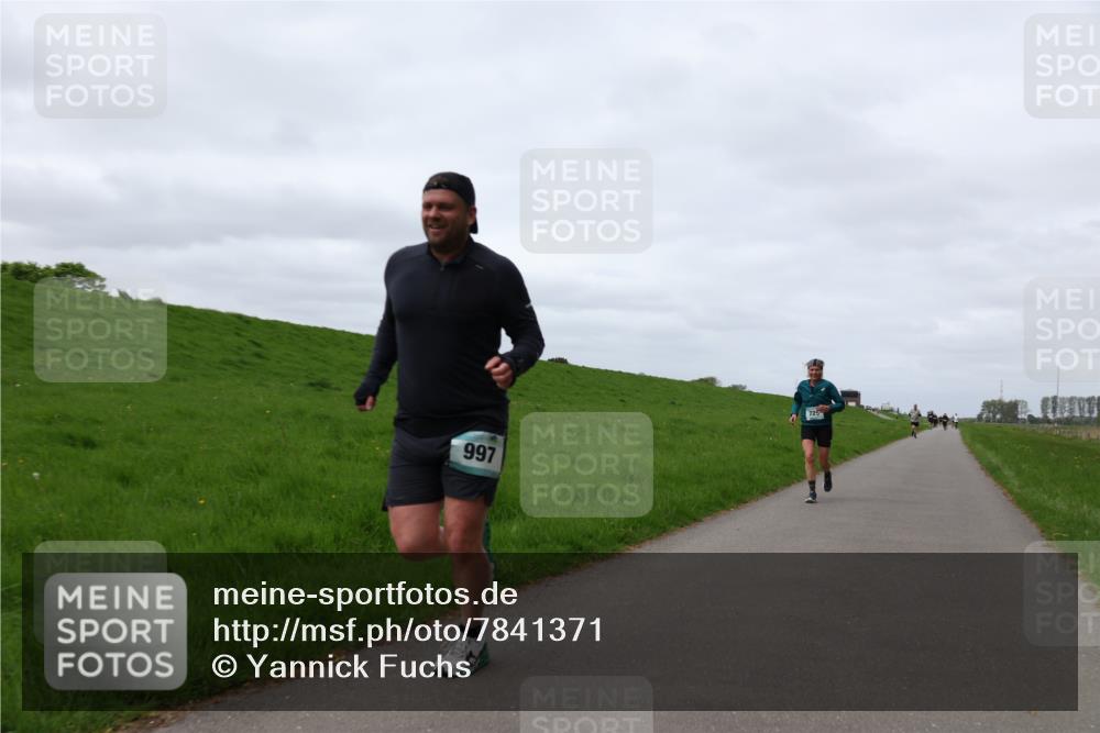 04.05.2025 - 8. Wedeler Halbmarathon Yannick Fuchs http://msf.ph/oto/7841371 04.05.2025 11:49:04 Laufen 997, 725 meine-sportfotos.de