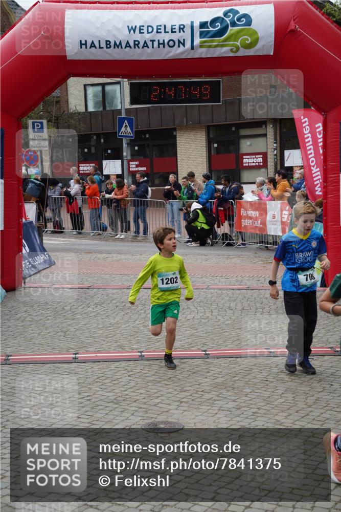 04.05.2025 - 8. Wedeler Halbmarathon Felixshl http://msf.ph/oto/7841375 04.05.2025 12:47:47 Ziel 622, 708, 942, 1202 meine-sportfotos.de