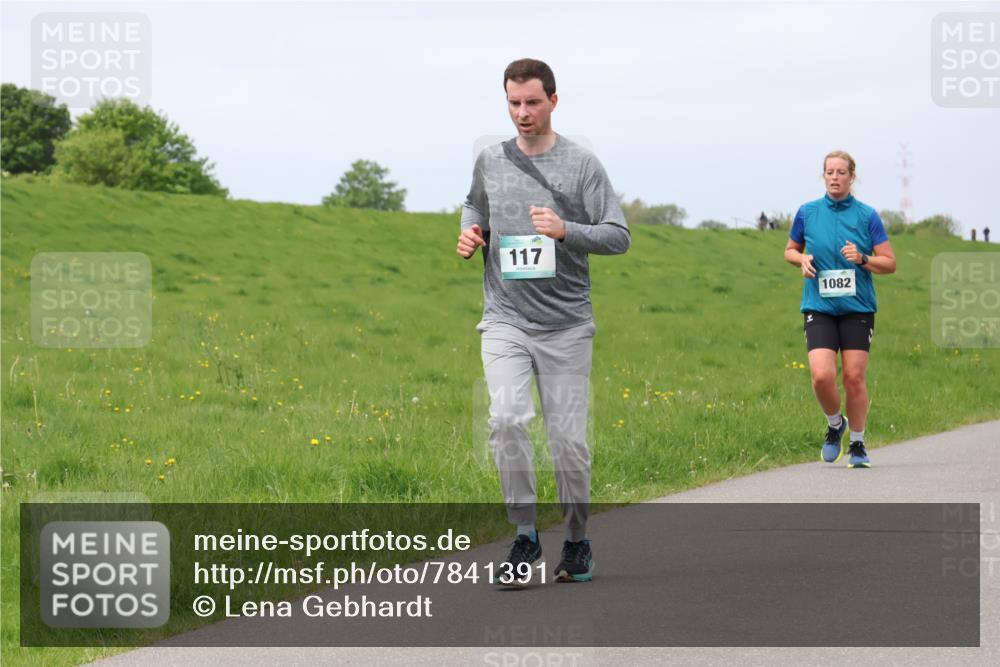 04.05.2025 - 8. Wedeler Halbmarathon Lena Gebhardt http://msf.ph/oto/7841391 04.05.2025 11:55:21 Laufen 117, 1082 meine-sportfotos.de