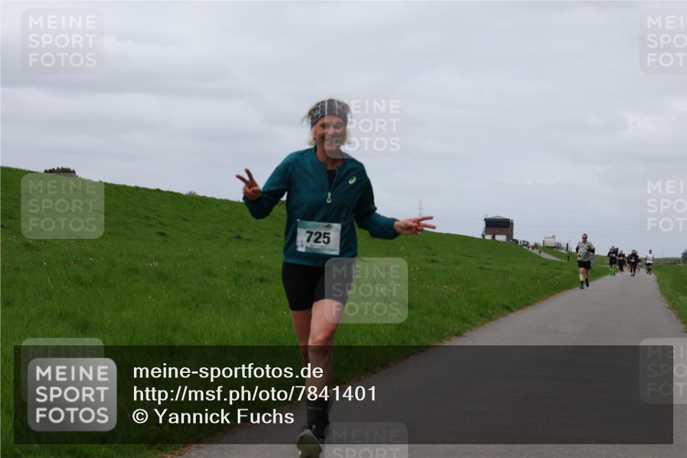 04.05.2025 - 8. Wedeler Halbmarathon Yannick Fuchs http://msf.ph/oto/7841401 04.05.2025 11:49:06 Laufen 725 meine-sportfotos.de