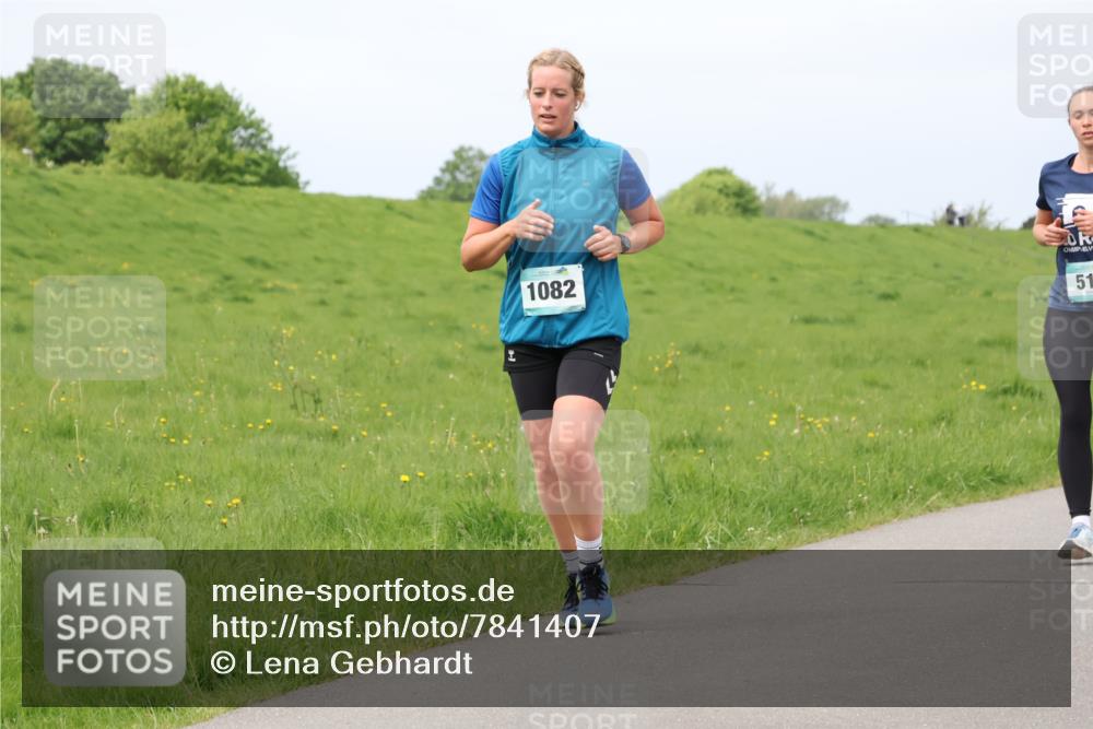 04.05.2025 - 8. Wedeler Halbmarathon Lena Gebhardt http://msf.ph/oto/7841407 04.05.2025 11:55:24 Laufen 1082, 51 meine-sportfotos.de