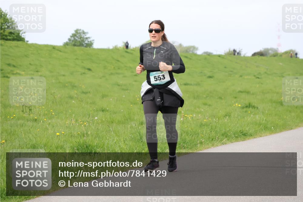 04.05.2025 - 8. Wedeler Halbmarathon Lena Gebhardt http://msf.ph/oto/7841429 04.05.2025 11:55:30 Laufen 553 meine-sportfotos.de