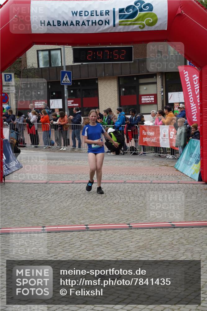04.05.2025 - 8. Wedeler Halbmarathon Felixshl http://msf.ph/oto/7841435 04.05.2025 12:47:50 Ziel 622, 708, 942, 1202 meine-sportfotos.de