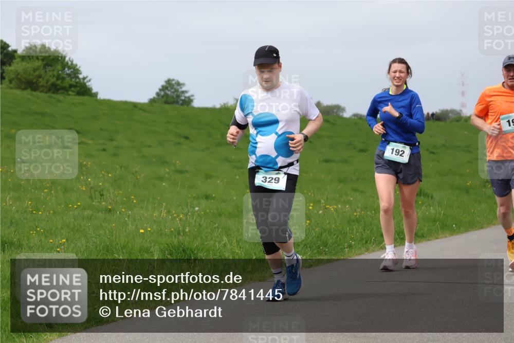 04.05.2025 - 8. Wedeler Halbmarathon Lena Gebhardt http://msf.ph/oto/7841445 04.05.2025 11:55:48 Laufen 329, 192, 19 meine-sportfotos.de
