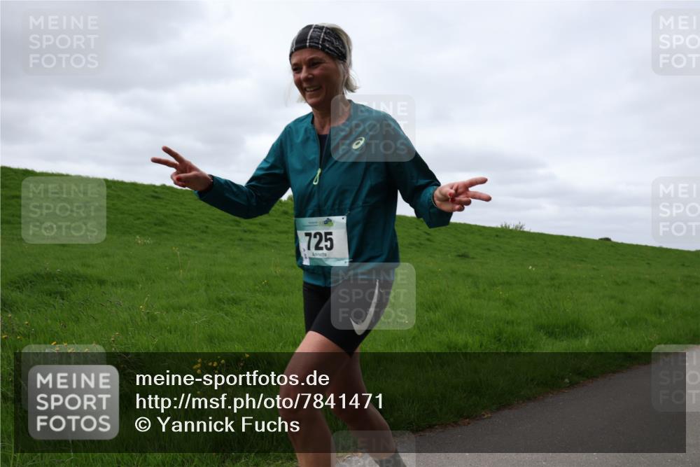 04.05.2025 - 8. Wedeler Halbmarathon Yannick Fuchs http://msf.ph/oto/7841471 04.05.2025 11:49:08 Laufen 725 meine-sportfotos.de