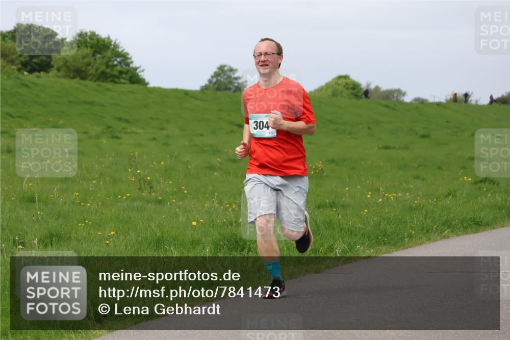 04.05.2025 - 8. Wedeler Halbmarathon Lena Gebhardt http://msf.ph/oto/7841473 04.05.2025 11:55:58 Laufen 304 meine-sportfotos.de