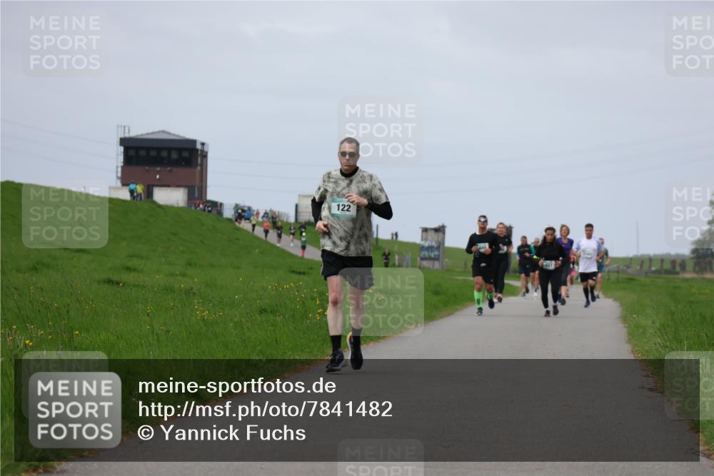 04.05.2025 - 8. Wedeler Halbmarathon Yannick Fuchs http://msf.ph/oto/7841482 04.05.2025 11:49:11 Laufen 122 meine-sportfotos.de