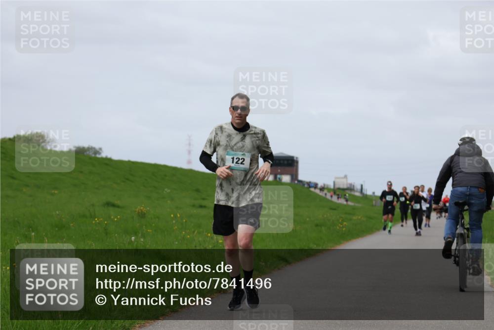 04.05.2025 - 8. Wedeler Halbmarathon Yannick Fuchs http://msf.ph/oto/7841496 04.05.2025 11:49:18 Laufen 122 meine-sportfotos.de