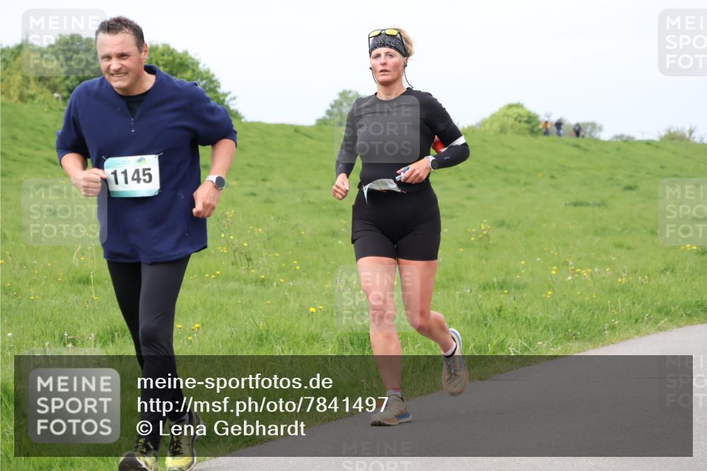 04.05.2025 - 8. Wedeler Halbmarathon Lena Gebhardt http://msf.ph/oto/7841497 04.05.2025 11:56:16 Laufen 1145 meine-sportfotos.de