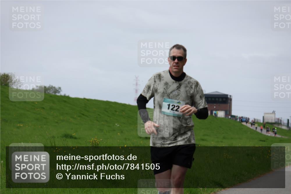 04.05.2025 - 8. Wedeler Halbmarathon Yannick Fuchs http://msf.ph/oto/7841505 04.05.2025 11:49:19 Laufen 122 meine-sportfotos.de