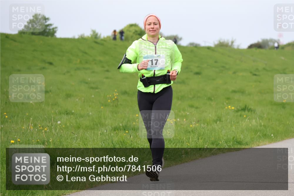 04.05.2025 - 8. Wedeler Halbmarathon Lena Gebhardt http://msf.ph/oto/7841506 04.05.2025 11:56:22 Laufen 17 meine-sportfotos.de