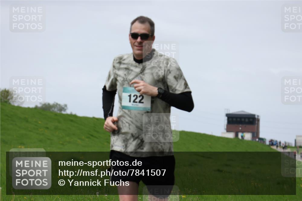 04.05.2025 - 8. Wedeler Halbmarathon Yannick Fuchs http://msf.ph/oto/7841507 04.05.2025 11:49:20 Laufen 122 meine-sportfotos.de