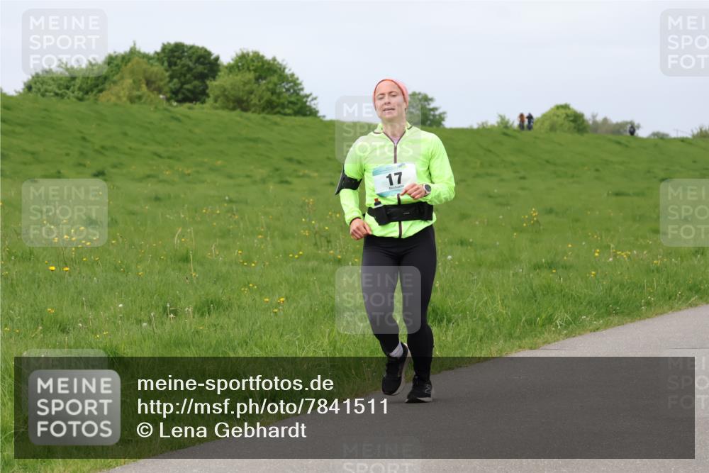 04.05.2025 - 8. Wedeler Halbmarathon Lena Gebhardt http://msf.ph/oto/7841511 04.05.2025 11:56:24 Laufen 17 meine-sportfotos.de