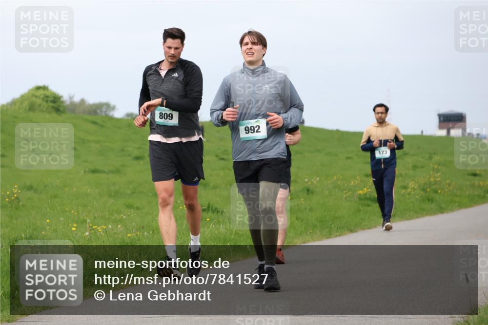 04.05.2025 - 8. Wedeler Halbmarathon Lena Gebhardt http://msf.ph/oto/7841527 04.05.2025 11:56:44 Laufen 809, 992, 173 meine-sportfotos.de