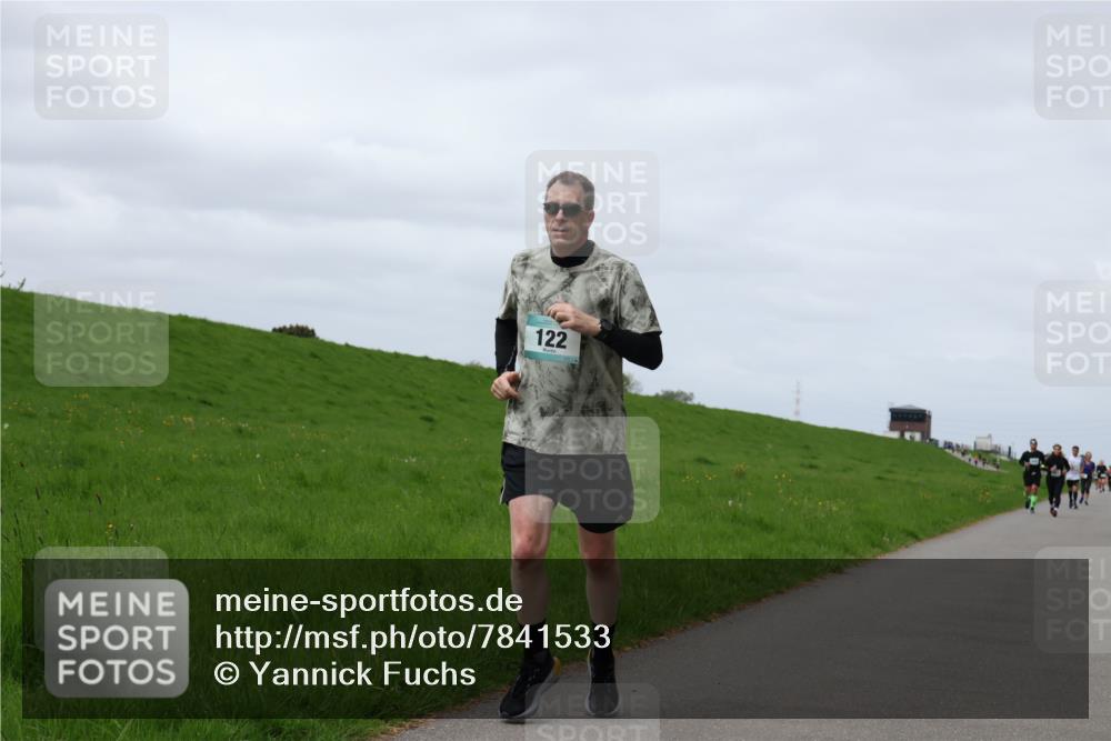 04.05.2025 - 8. Wedeler Halbmarathon Yannick Fuchs http://msf.ph/oto/7841533 04.05.2025 11:49:21 Laufen 122 meine-sportfotos.de