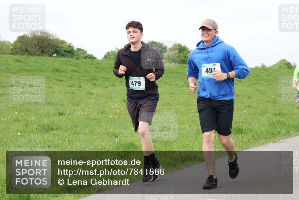 04.05.2025 - 8. Wedeler Halbmarathon Lena Gebhardt http://msf.ph/oto/7841566 04.05.2025 11:57:14 Laufen 479, 491 meine-sportfotos.de