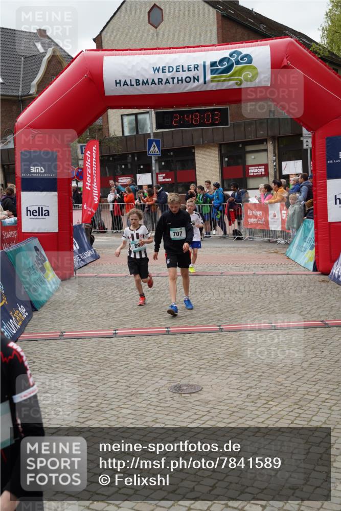 04.05.2025 - 8. Wedeler Halbmarathon Felixshl http://msf.ph/oto/7841589 04.05.2025 12:48:01 Ziel 707, 791, 898, 1078, 1136 meine-sportfotos.de
