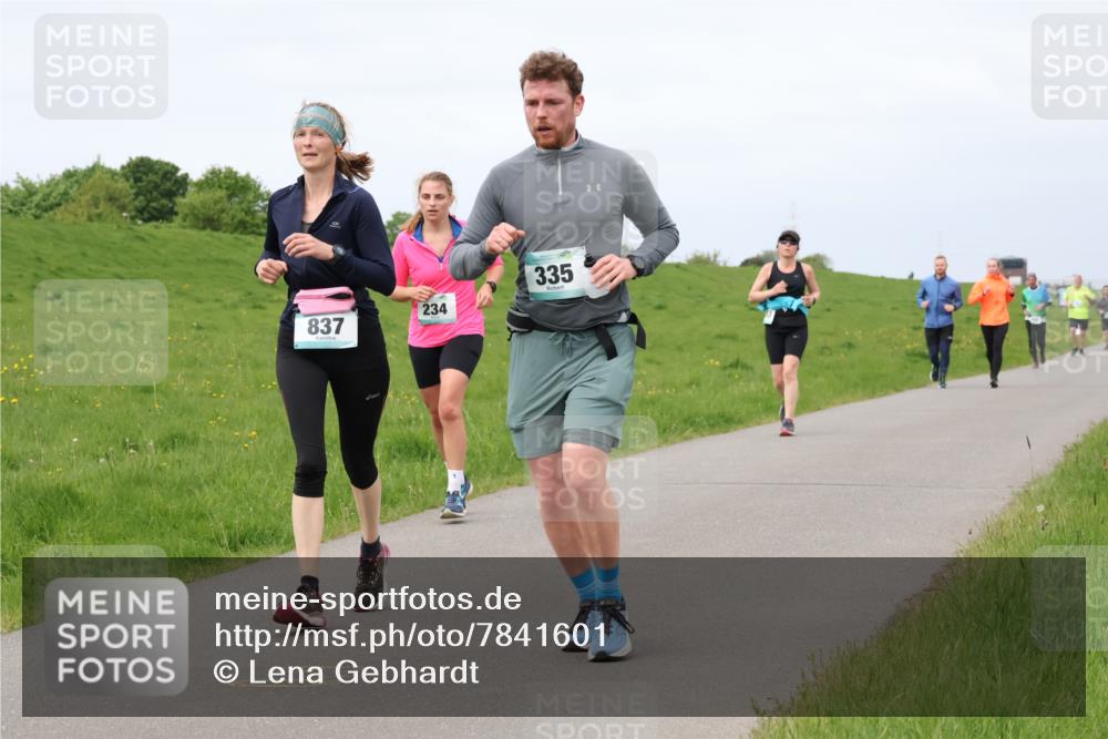 04.05.2025 - 8. Wedeler Halbmarathon Lena Gebhardt http://msf.ph/oto/7841601 04.05.2025 11:57:22 Laufen 837, 234, 335 meine-sportfotos.de