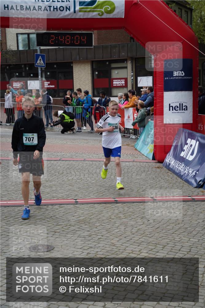 04.05.2025 - 8. Wedeler Halbmarathon Felixshl http://msf.ph/oto/7841611 04.05.2025 12:48:02 Ziel 707, 791, 898, 1078, 1136 meine-sportfotos.de