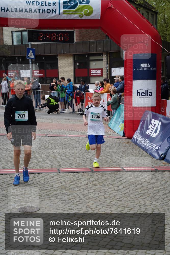 04.05.2025 - 8. Wedeler Halbmarathon Felixshl http://msf.ph/oto/7841619 04.05.2025 12:48:02 Ziel 707, 791, 898, 1078, 1136 meine-sportfotos.de