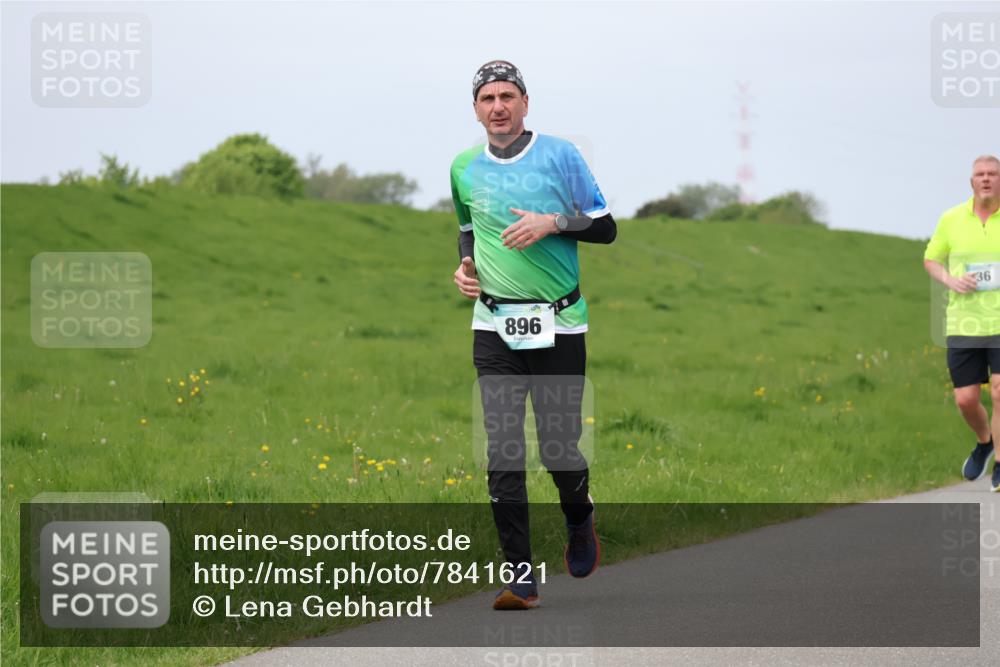 04.05.2025 - 8. Wedeler Halbmarathon Lena Gebhardt http://msf.ph/oto/7841621 04.05.2025 11:57:36 Laufen 896, 36 meine-sportfotos.de