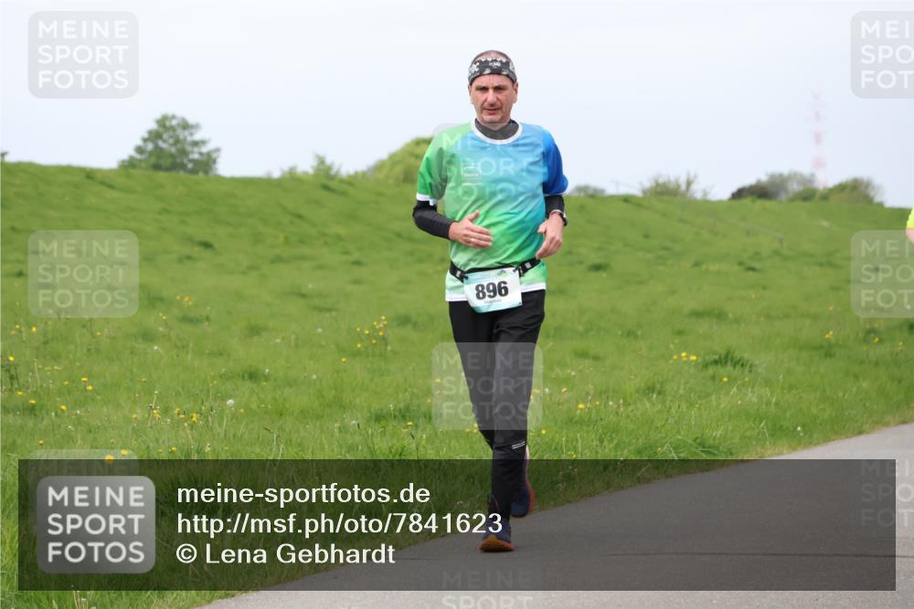 04.05.2025 - 8. Wedeler Halbmarathon Lena Gebhardt http://msf.ph/oto/7841623 04.05.2025 11:57:37 Laufen 896 meine-sportfotos.de