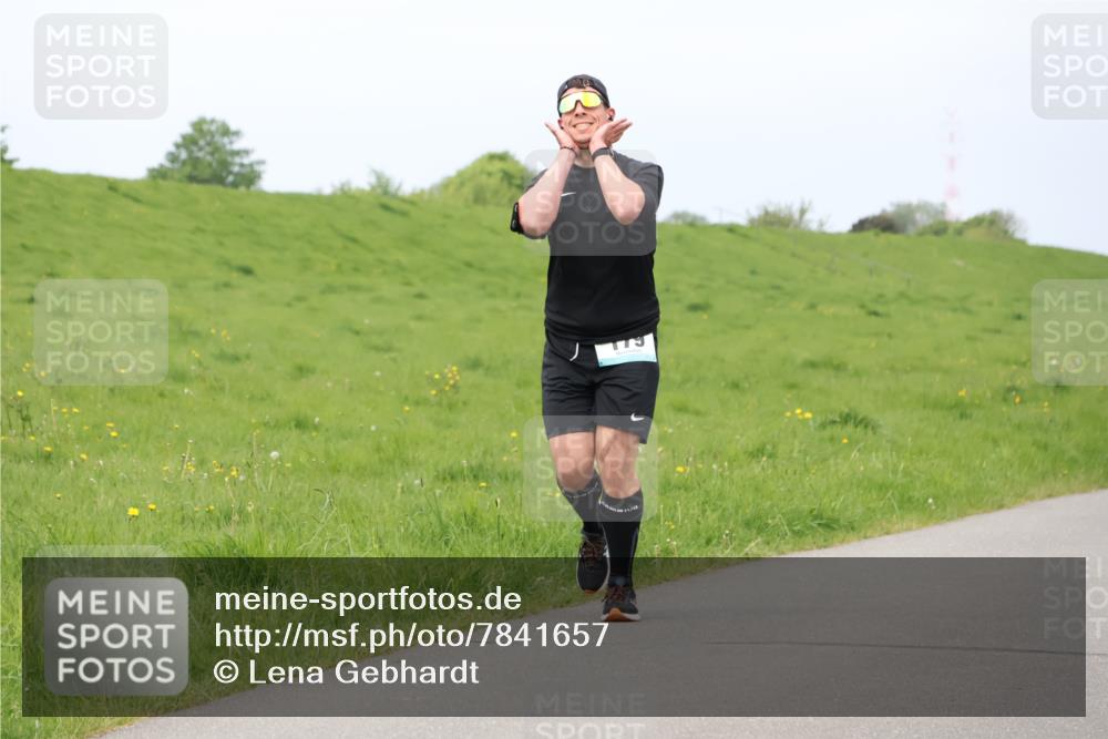 04.05.2025 - 8. Wedeler Halbmarathon Lena Gebhardt http://msf.ph/oto/7841657 04.05.2025 11:57:58 Laufen  meine-sportfotos.de