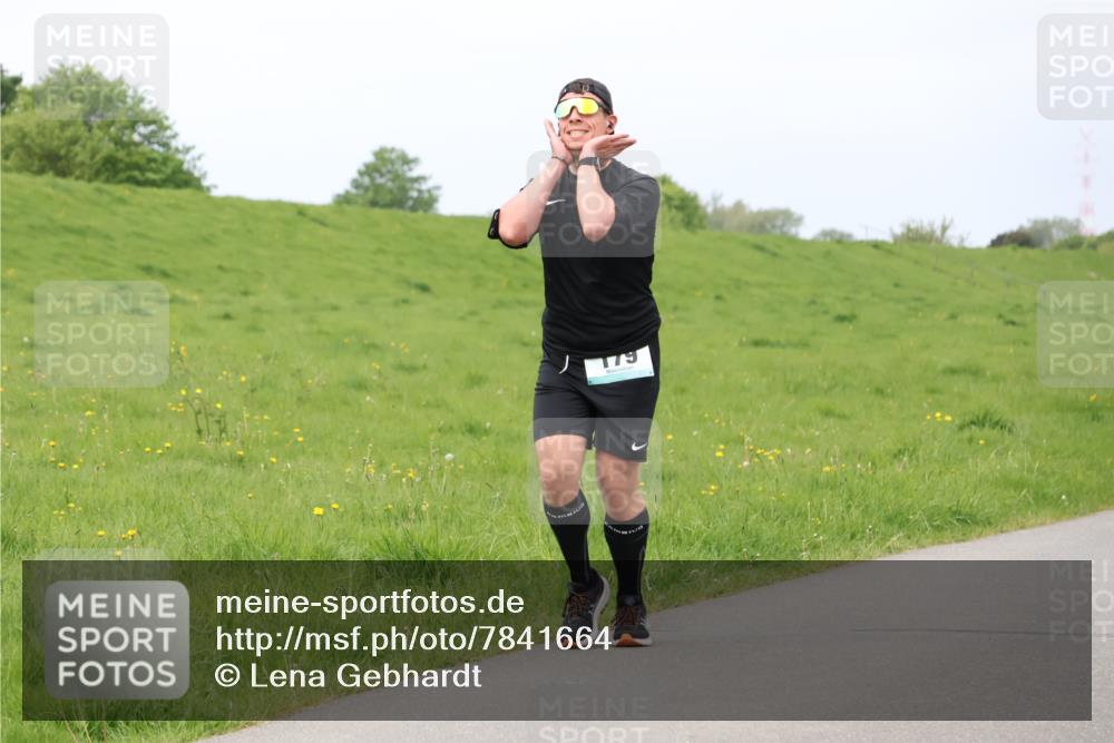 04.05.2025 - 8. Wedeler Halbmarathon Lena Gebhardt http://msf.ph/oto/7841664 04.05.2025 11:57:59 Laufen  meine-sportfotos.de