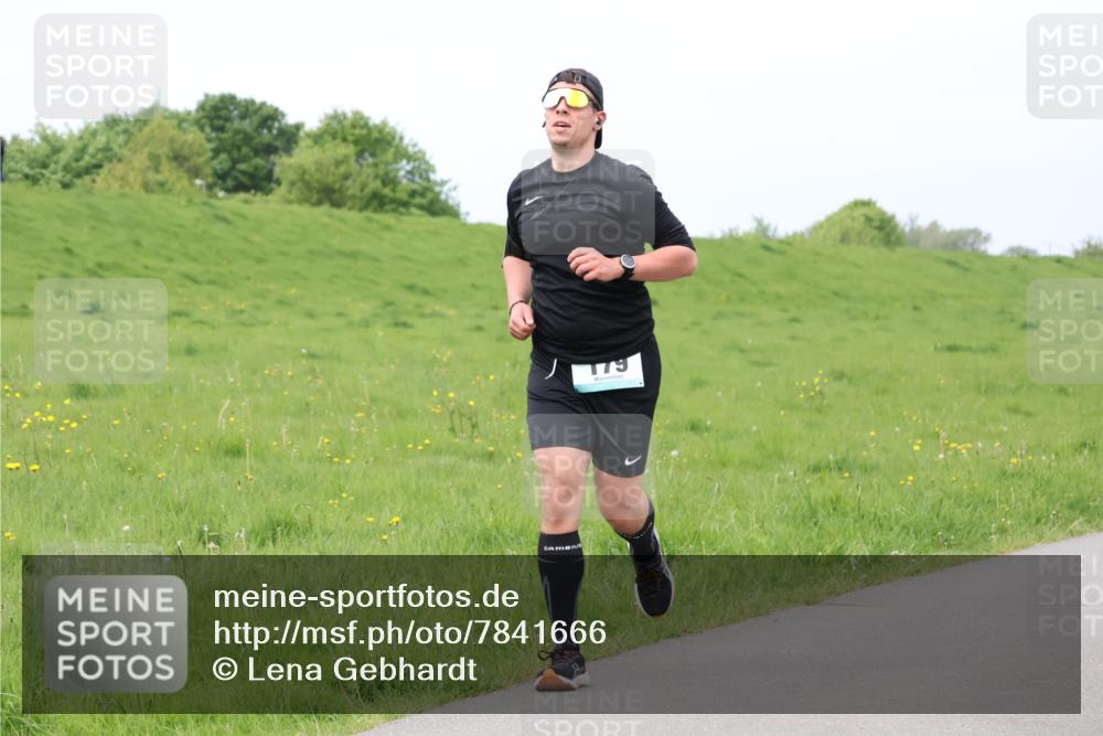 04.05.2025 - 8. Wedeler Halbmarathon Lena Gebhardt http://msf.ph/oto/7841666 04.05.2025 11:58:00 Laufen 179 meine-sportfotos.de