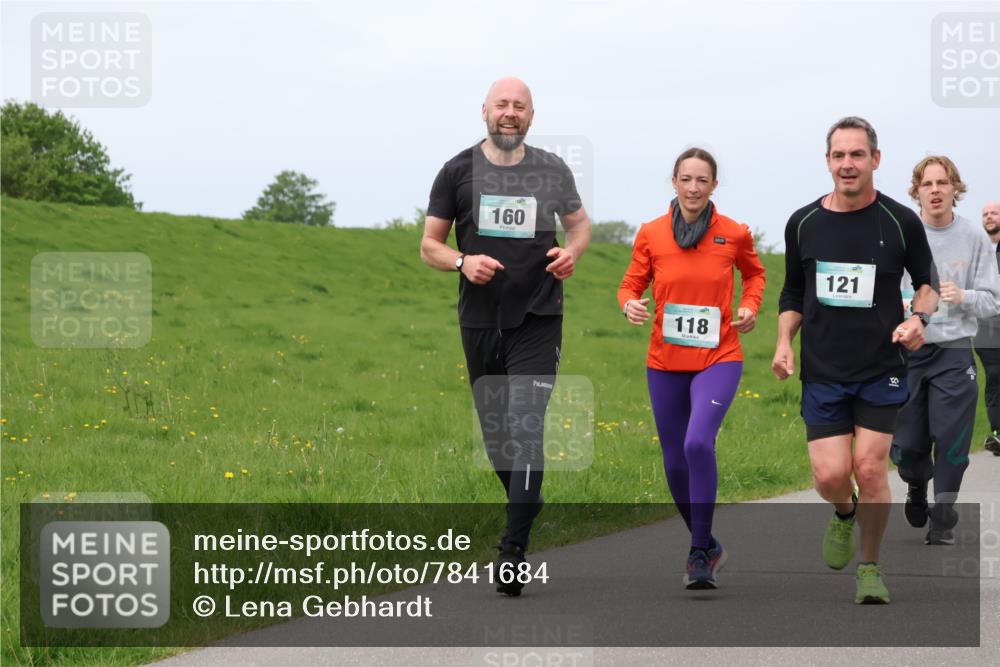 04.05.2025 - 8. Wedeler Halbmarathon Lena Gebhardt http://msf.ph/oto/7841684 04.05.2025 11:58:08 Laufen 160, 118, 121 meine-sportfotos.de