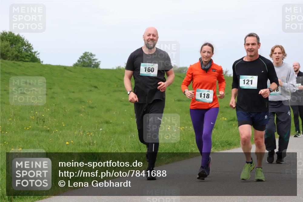 04.05.2025 - 8. Wedeler Halbmarathon Lena Gebhardt http://msf.ph/oto/7841688 04.05.2025 11:58:08 Laufen 160, 118, 121 meine-sportfotos.de