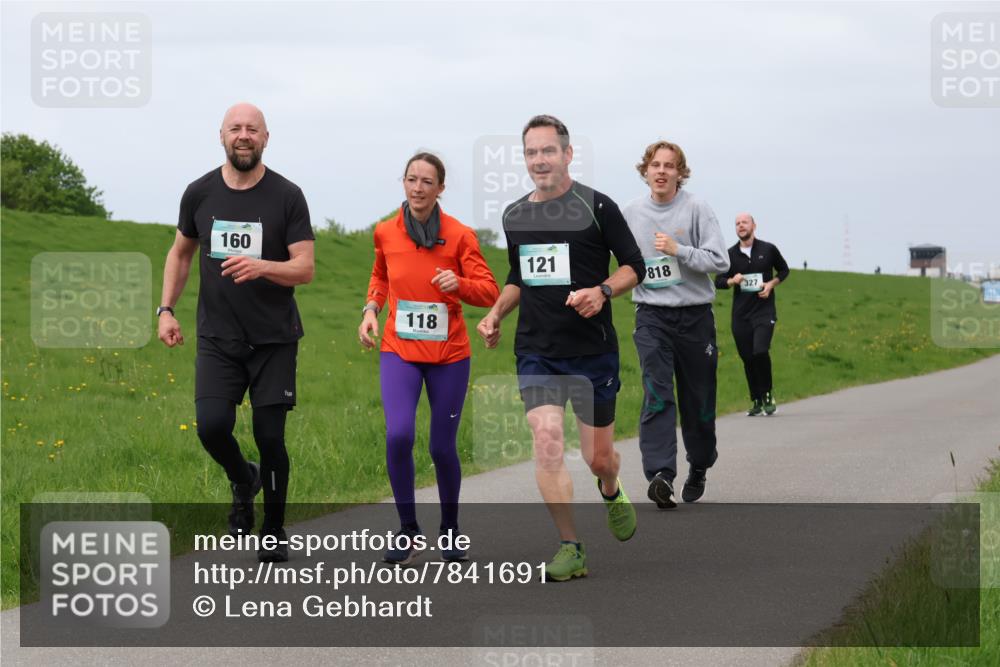 04.05.2025 - 8. Wedeler Halbmarathon Lena Gebhardt http://msf.ph/oto/7841691 04.05.2025 11:58:09 Laufen 160, 118, 121, 818, 327 meine-sportfotos.de