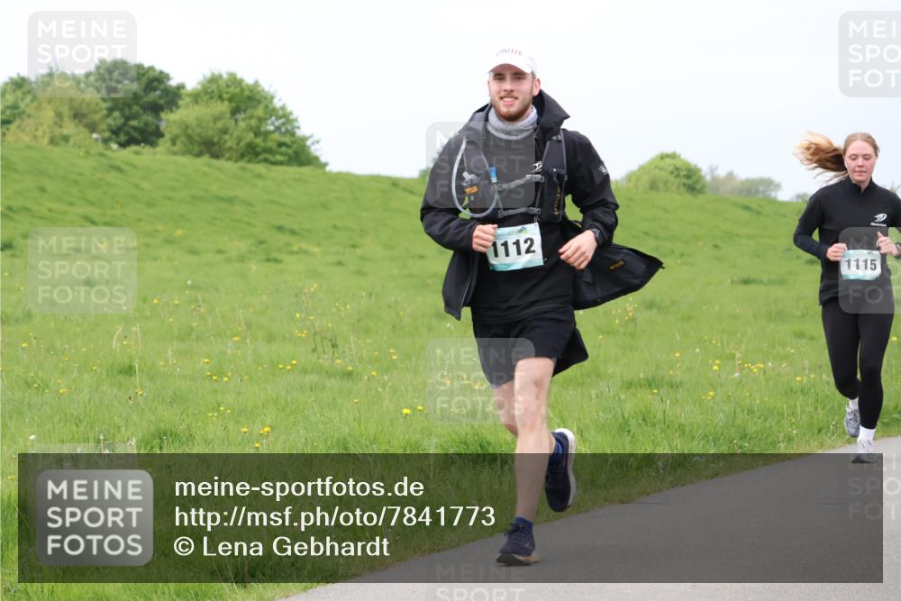 04.05.2025 - 8. Wedeler Halbmarathon Lena Gebhardt http://msf.ph/oto/7841773 04.05.2025 11:59:27 Laufen 1112, 1115 meine-sportfotos.de