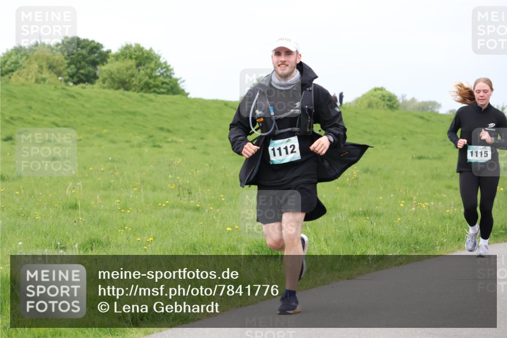 04.05.2025 - 8. Wedeler Halbmarathon Lena Gebhardt http://msf.ph/oto/7841776 04.05.2025 11:59:27 Laufen 1112, 1115 meine-sportfotos.de