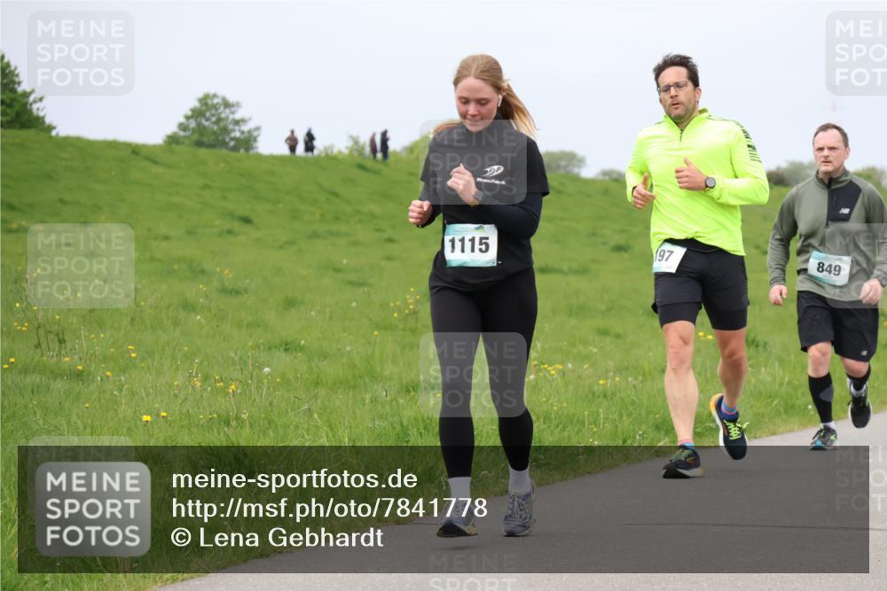 04.05.2025 - 8. Wedeler Halbmarathon Lena Gebhardt http://msf.ph/oto/7841778 04.05.2025 11:59:29 Laufen 1115, 97, 849 meine-sportfotos.de