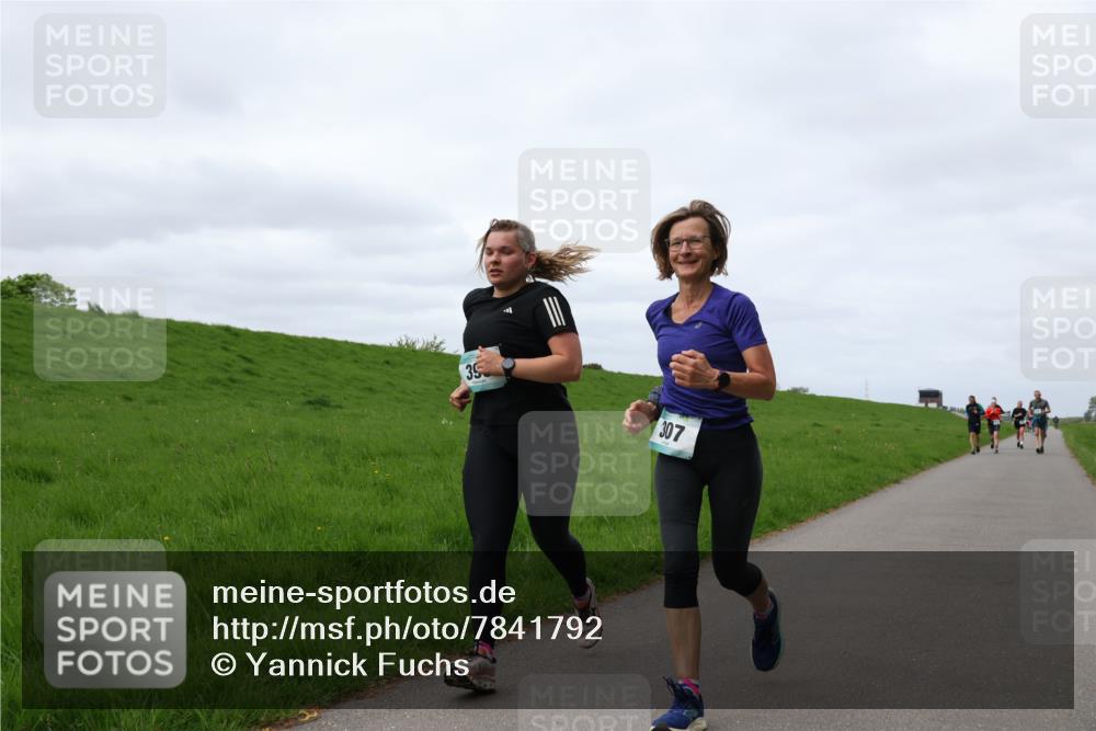 04.05.2025 - 8. Wedeler Halbmarathon Yannick Fuchs http://msf.ph/oto/7841792 04.05.2025 11:49:45 Laufen 35, 307, 10 meine-sportfotos.de