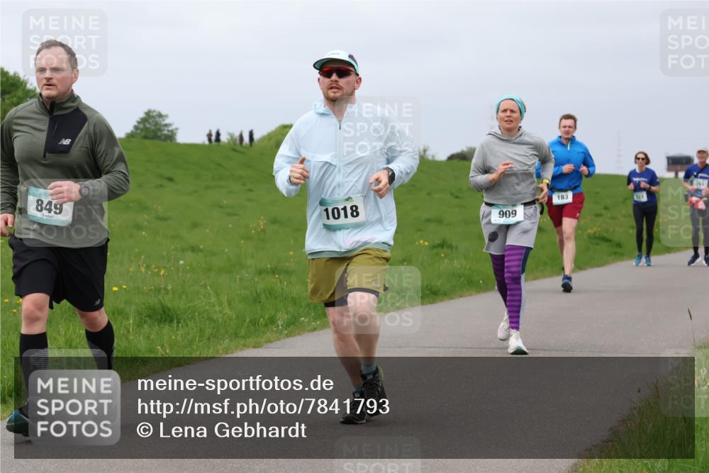 04.05.2025 - 8. Wedeler Halbmarathon Lena Gebhardt http://msf.ph/oto/7841793 04.05.2025 11:59:34 Laufen 849, 183, 1018, 909 meine-sportfotos.de
