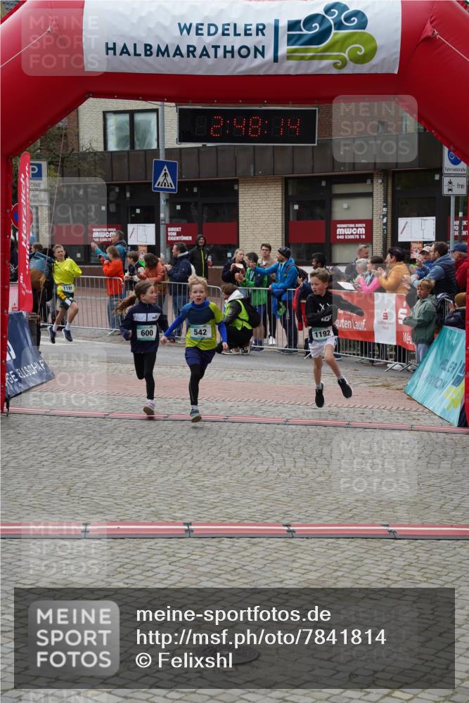 04.05.2025 - 8. Wedeler Halbmarathon Felixshl http://msf.ph/oto/7841814 04.05.2025 12:48:12 Ziel 542, 600, 899, 906, 941, 1072, 1191, 1192 meine-sportfotos.de