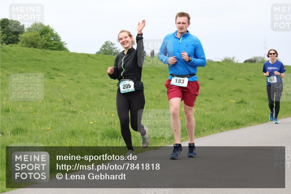04.05.2025 - 8. Wedeler Halbmarathon Lena Gebhardt http://msf.ph/oto/7841818 04.05.2025 11:59:39 Laufen 205, 183, 223 meine-sportfotos.de