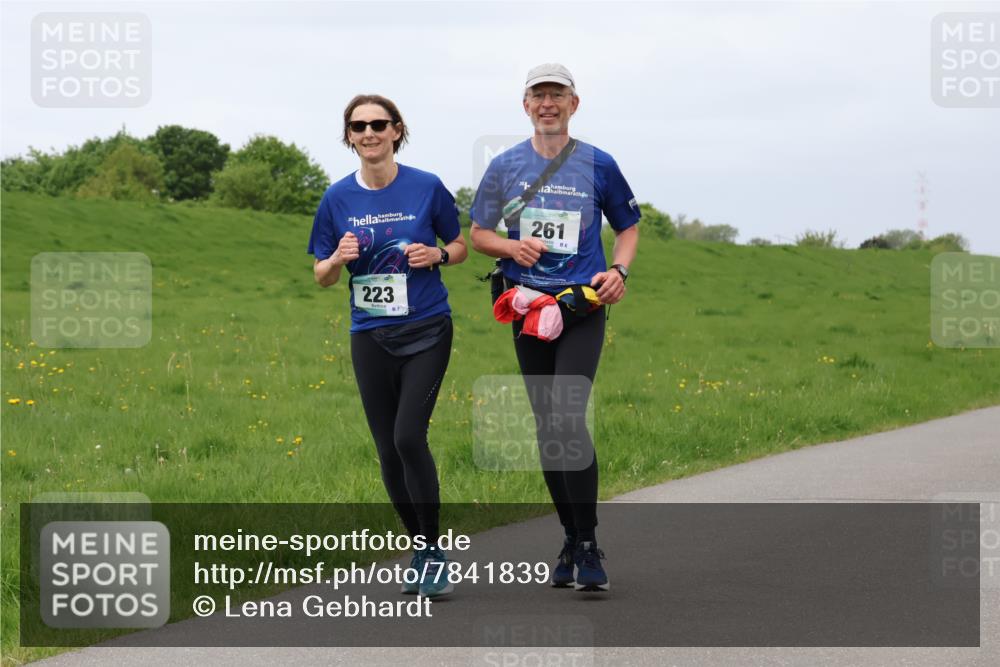 04.05.2025 - 8. Wedeler Halbmarathon Lena Gebhardt http://msf.ph/oto/7841839 04.05.2025 11:59:45 Laufen 20, 223, 261, 86 meine-sportfotos.de