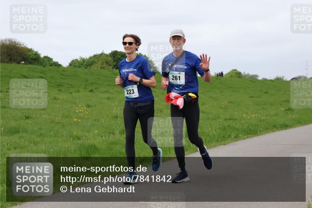 04.05.2025 - 8. Wedeler Halbmarathon Lena Gebhardt http://msf.ph/oto/7841842 04.05.2025 11:59:46 Laufen 261, 223, 7 meine-sportfotos.de