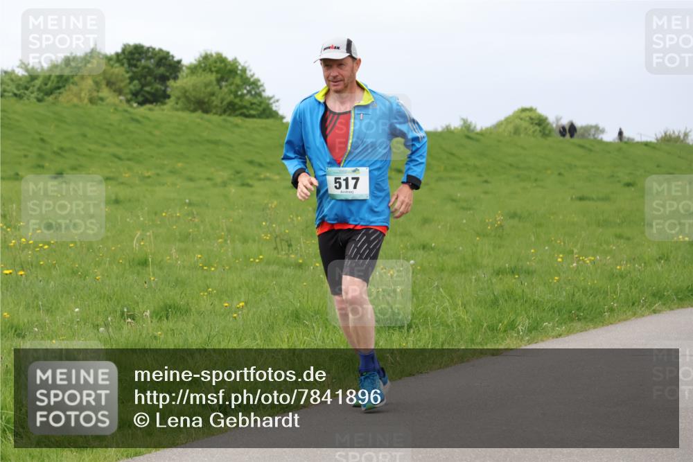 04.05.2025 - 8. Wedeler Halbmarathon Lena Gebhardt http://msf.ph/oto/7841896 04.05.2025 12:00:25 Laufen 517 meine-sportfotos.de