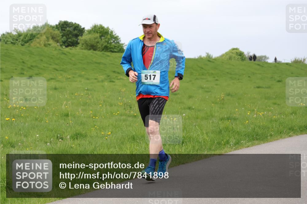 04.05.2025 - 8. Wedeler Halbmarathon Lena Gebhardt http://msf.ph/oto/7841898 04.05.2025 12:00:25 Laufen 517 meine-sportfotos.de