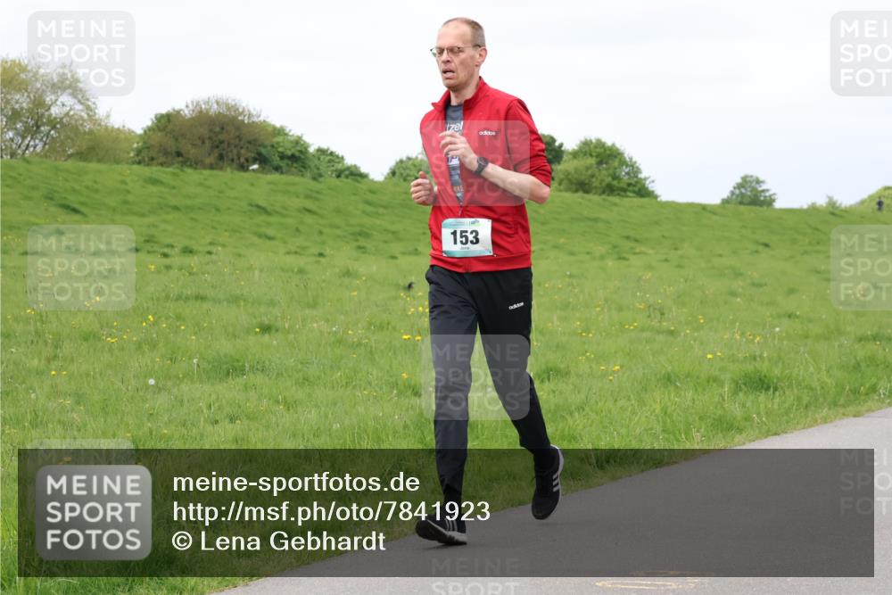 04.05.2025 - 8. Wedeler Halbmarathon Lena Gebhardt http://msf.ph/oto/7841923 04.05.2025 12:00:54 Laufen 153 meine-sportfotos.de