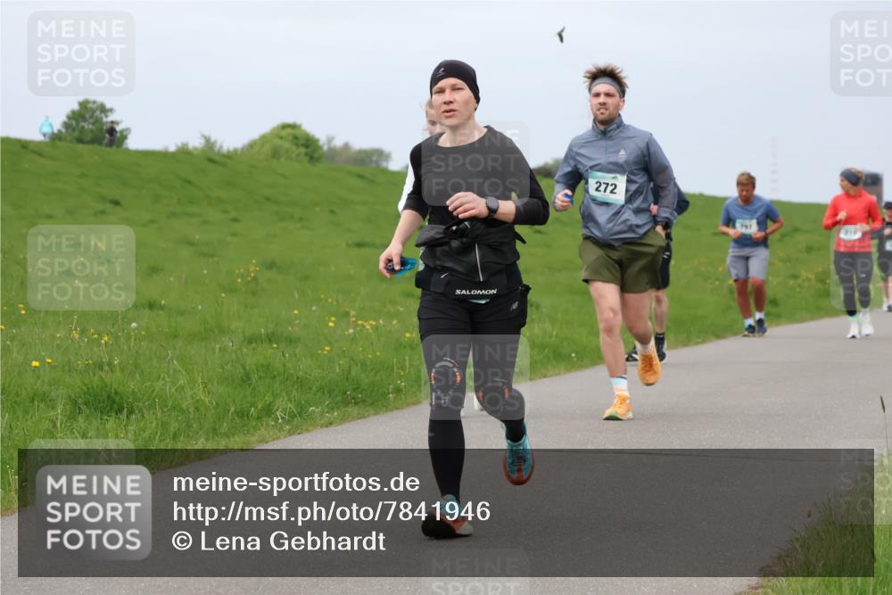 04.05.2025 - 8. Wedeler Halbmarathon Lena Gebhardt http://msf.ph/oto/7841946 04.05.2025 12:01:18 Laufen 272, 810 meine-sportfotos.de