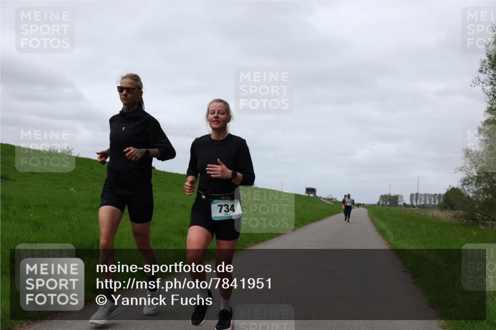 04.05.2025 - 8. Wedeler Halbmarathon Yannick Fuchs http://msf.ph/oto/7841951 04.05.2025 11:49:59 Laufen 734 meine-sportfotos.de